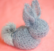 Lebenslustiger Knitted Bunny